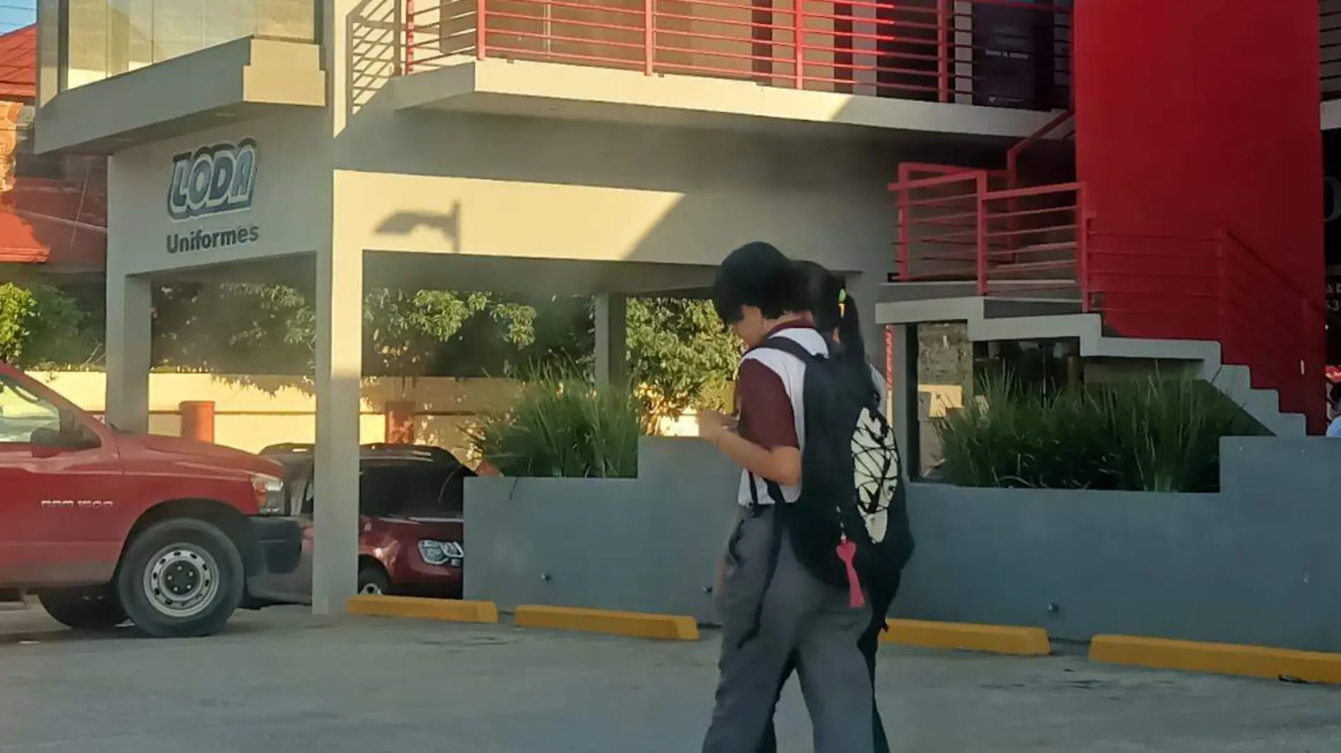 Operativo mochila en regreso a clases 2025